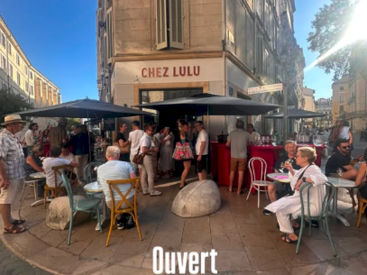 CHEZ LULU